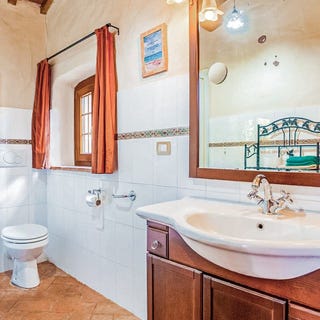 /international/it/montieri-tuscany-310107255951/