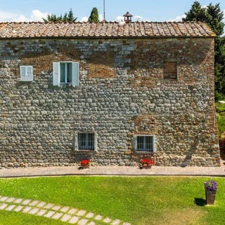 /international/it/san-gimignano-tuscany-310119928115/