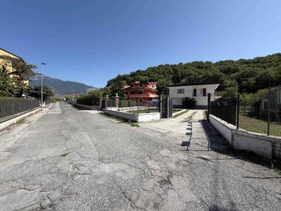 /international/it/isola-del-liri-lazio-310110359805/