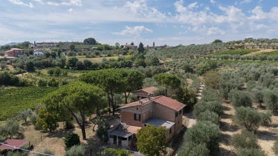 /international/it/montepulciano-tuscany-310110185674/