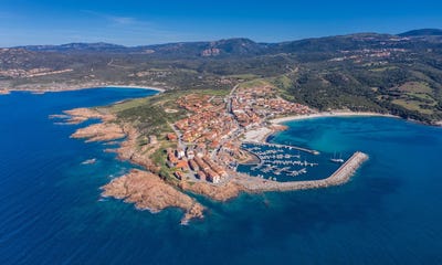 /international/it/isola-rossa-sardinia-310101440369/?lang=id