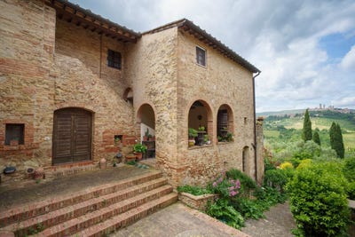 /international/it/san-gimignano-tuscany-310100042189/