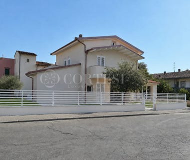 /international/it/campi-bisenzio-tuscany-310119928960/