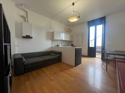 /international/it/via-luigi-settembrini-milan-lombardy-310107913311/