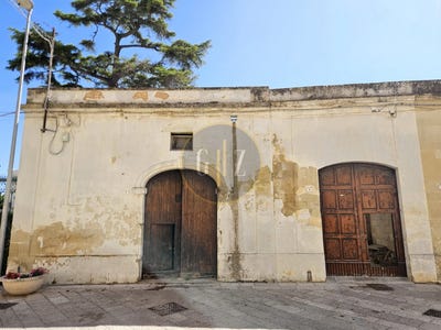 /international/it/castri-di-lecce-apulia-310108465532/