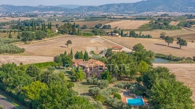 /international/it/castiglione-del-lago-umbria-120086614082/