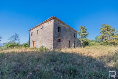 /international/it/lajatico-tuscany-310104301140/