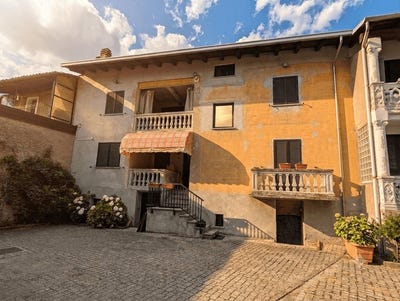 /international/it/borgofranco-d-ivrea-piedmont-310119501865/