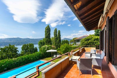 /international/it/lungolago-dino-ciani-31-ranco-lombardy-310109402566/