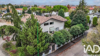 /international/it/peschiera-del-garda-veneto-310104461937/