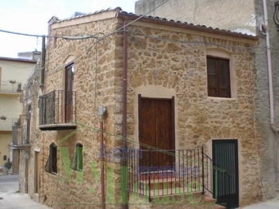 /international/it/via-la-corte-cianciana-sicily-310107442517/