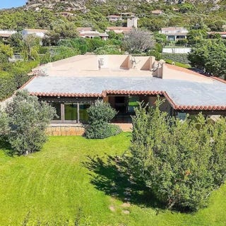 /international/it/baia-sardinia-sardinia-310109798148/