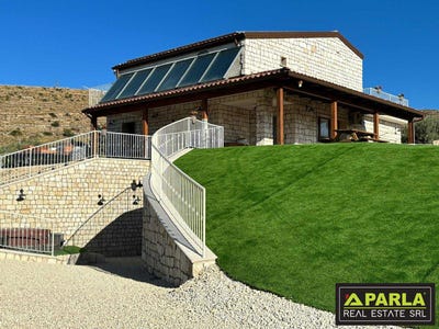 /international/it/contrada-bochini-collina-degli-ulivi-avola-sicily-310103041583/