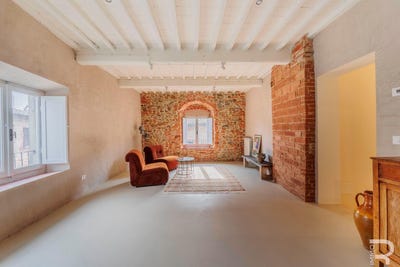 /international/it/lucignano-lucignano-tuscany-310106393539/