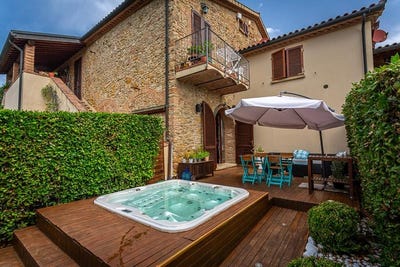 /international/it/riparbella-tuscany-310100577810/