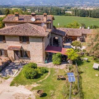 /international/it/citta-di-castello-umbria-310107649026/