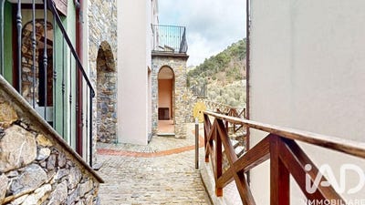 /international/it/andora-liguria-310106382218/