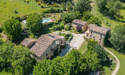 /international/it/sarnano-marche-310107979430/