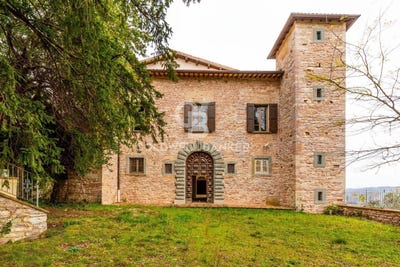 /international/it/gubbio-umbria-310105303886/