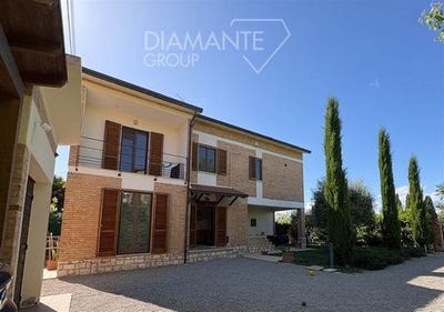 /international/it/castiglione-del-lago-umbria-310108565959/