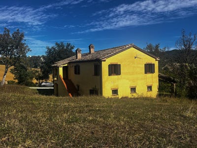 /international/it/apiro-marche-310102968478/?lang=pt