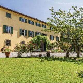 /international/it/lucca-tuscany-310108790362/?lang=id