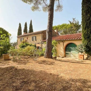 /international/it/casale-marittimo-tuscany-310107759392/