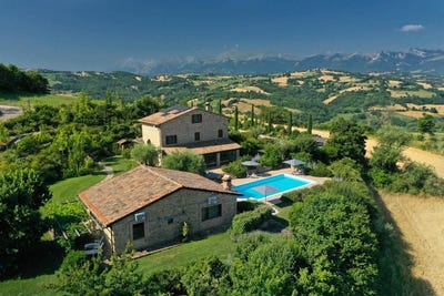 /international/it/sant-angelo-in-pontano-marche-310100859969/