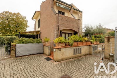 /international/it/pontedera-tuscany-310103715179/