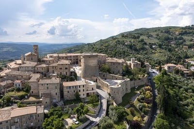 /international/it/gualdo-cattaneo-umbria-310101690766/
