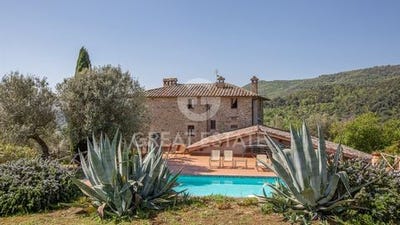 /international/it/piegaro-umbria-310107496877/