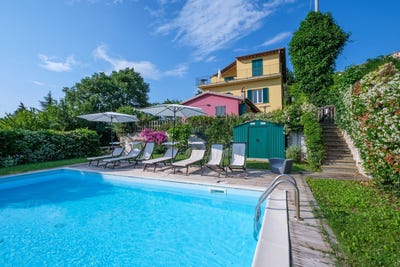 /international/it/castellina-marittima-tuscany-310105517412/