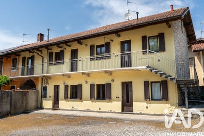 /international/it/angera-lombardy-310119376758/