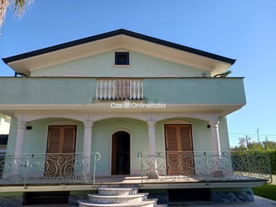 /international/it/via-del-lago-strettoia-tuscany-310104792893/
