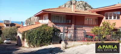 /international/it/via-h-cefalu-sicily-310105235111/