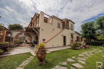 /international/it/rosignano-marittimo-rosignano-marittimo-tuscany-310101324284/