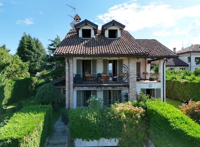 /international/it/9-via-g-gozzano-arona-piedmont-310102434791/