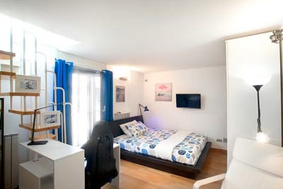 /international/it/via-giulio-e-corrado-venini-milan-lombardy-310093828626/