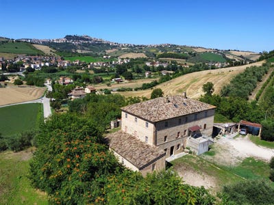 /international/it/fermo-marche-310101533549/