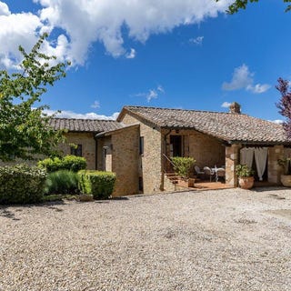 /international/it/casole-d-elsa-tuscany-310108996592/