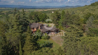 /international/it/paciano-umbria-310099229399/
