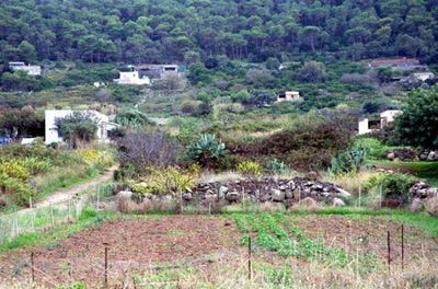 /international/it/ustica-sicily-310100932995/