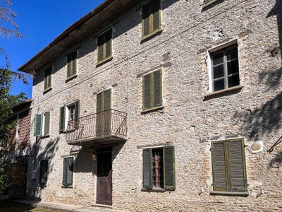 /international/it/santo-stefano-belbo-santo-stefano-belbo-piedmont-310100787808/