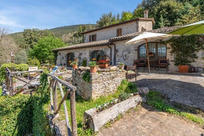 /international/it/colpetrazzo-umbria-120091587128/