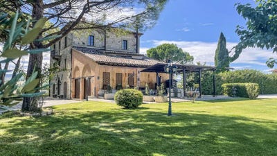 /international/it/todi-umbria-310119943591/