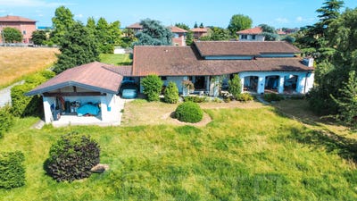 /international/it/oleggio-piedmont-310100573958/
