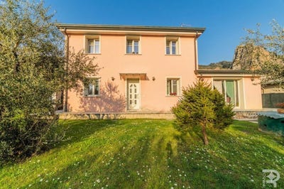 /international/it/montignoso-montignoso-tuscany-310106411001/