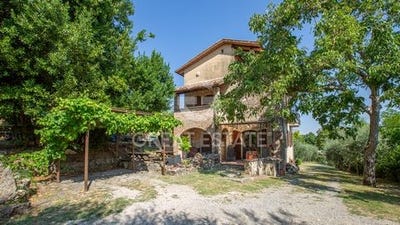 /international/it/sarteano-tuscany-310109712678/