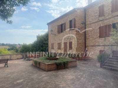 /international/it/montecassiano-marche-310104398166/