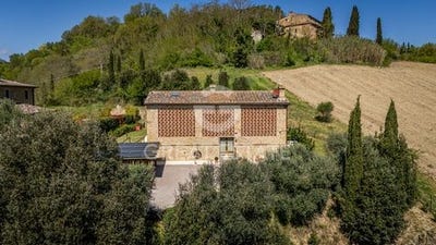 /international/it/san-gimignano-tuscany-310107679237/